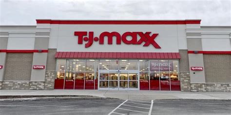 tj maxx hours tomorrow.